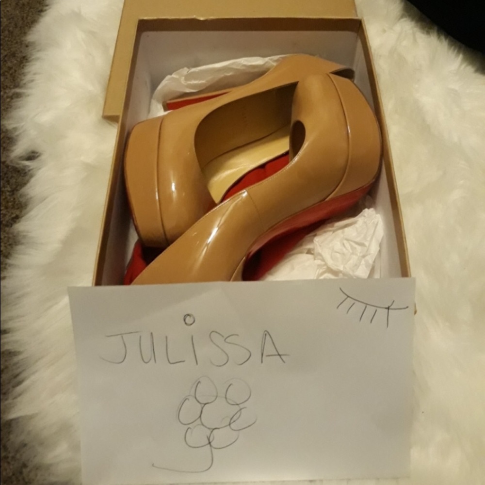 Christian Louboutin - Picture 5 of 5